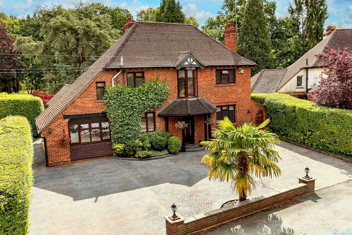 4 Bedroom Detached House For Sale In Wembury Park, Newchapel, RH7