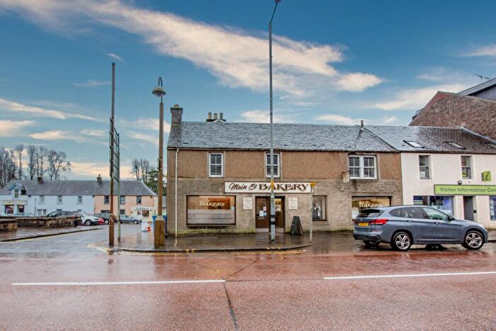 3 Bedroom Flat To Rent In Ancaster Square, Callander, Stirling, FK17