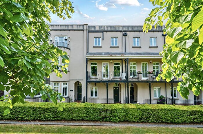 4 Bedroom Terraced House For Sale In The Boulevard, Ingress Park, Greenhithe, Kent, DA9