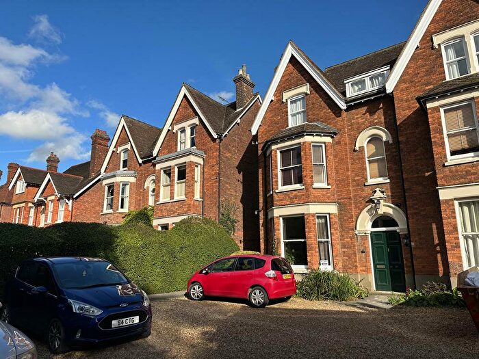 1 Bedroom Apartment To Rent In Flat Rothsay Gardens, Bedford, MK40