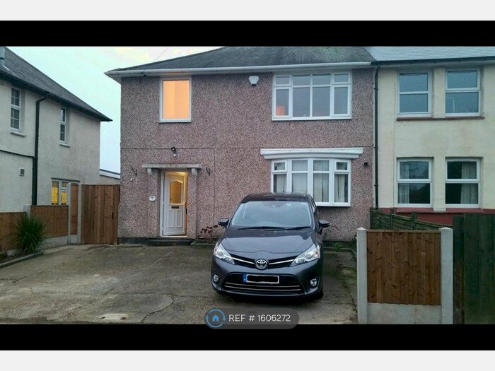 3 Bedroom Semi-Detached House To Rent In Bowness Avenue, Nottingham, NG6