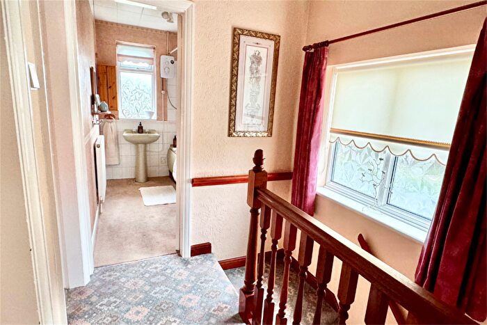 3 Bedroom Semi-Detached House For Sale In , Warwick Avenue, Beeston, NG9