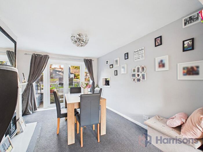 3 Bedroom Semi-Detached House For Sale In Coombe Drive, Sittingbourne, Kent, ME10