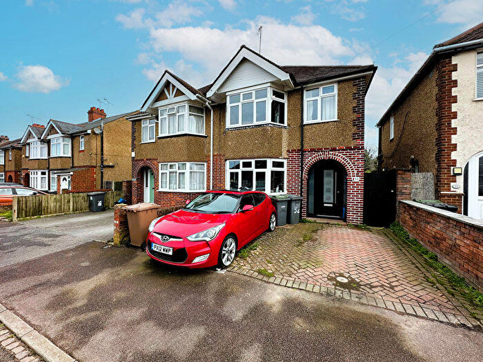 3 Bedroom Semi-Detached House For Sale In Shakespeare Road, Luton, LU4