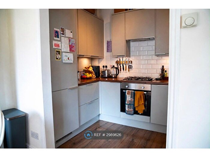 2 Bedroom Semi-Detached House To Rent In Avenell Road, London, N5