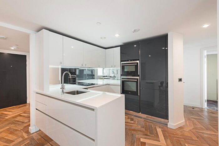 2 Bedroom Apartment For Sale In Eagle Point, City Road, EC1V