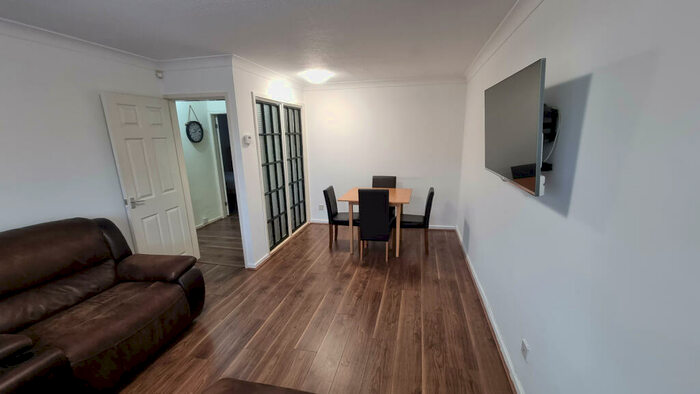 2 Bedroom Apartment To Rent In Arncliffe Road, Leeds, West Yorkshire, LS16