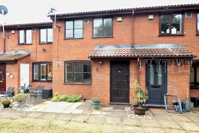 1 Bedroom Terraced House To Rent In Bishops Drive, Bedfont, Feltham, TW14