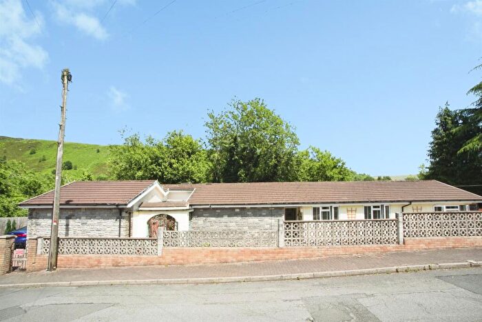 3 Bedroom Detached Bungalow For Sale In The Avenue, Pontygwaith, Ferndale, CF43