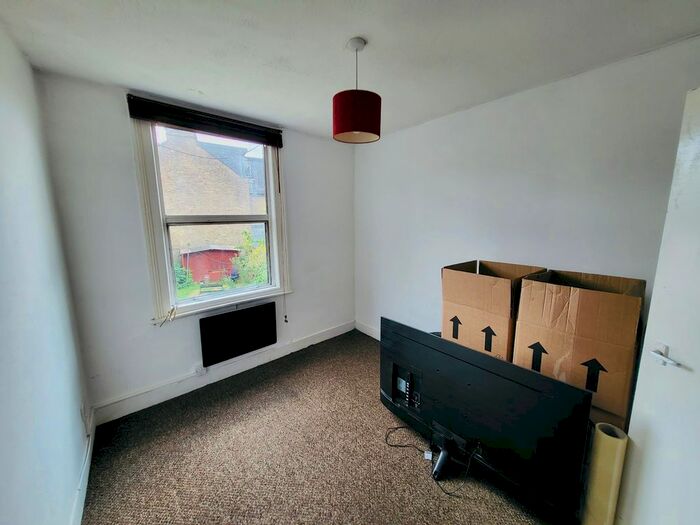 1 Bedroom Flat To Rent In Cazenove Road, Walthamstow, E17