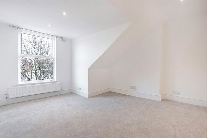 1 Bedroom Flat To Rent In Connaught Road, Harlesden, London, NW10