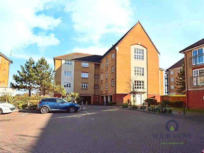 3 Bedroom Flat To Rent In Caroline Way, Eastbourne, East Sussex, BN23