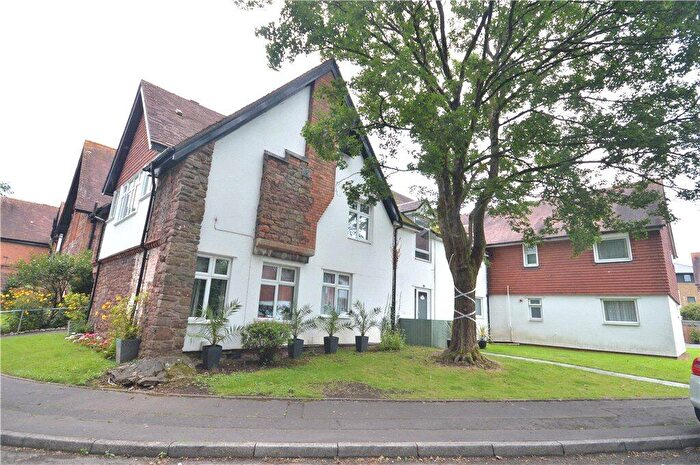 2 Bedroom Apartment For Sale In Penhill Close, Pontcanna, Cardiff, CF5