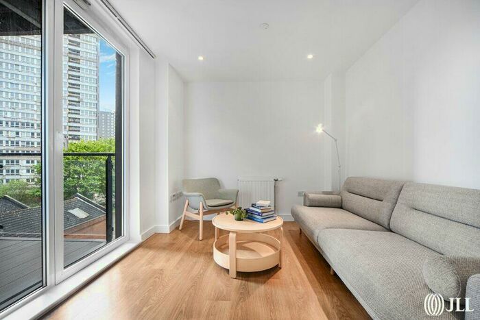 2 Bedroom Apartment To Rent In Ward Road London, E15