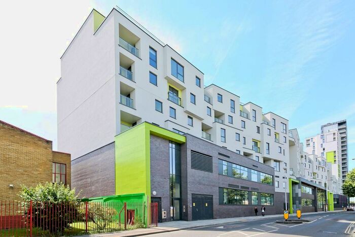 2 Bedroom Flat To Rent In Rotherhithe New Road, Bermondsey, London, SE16