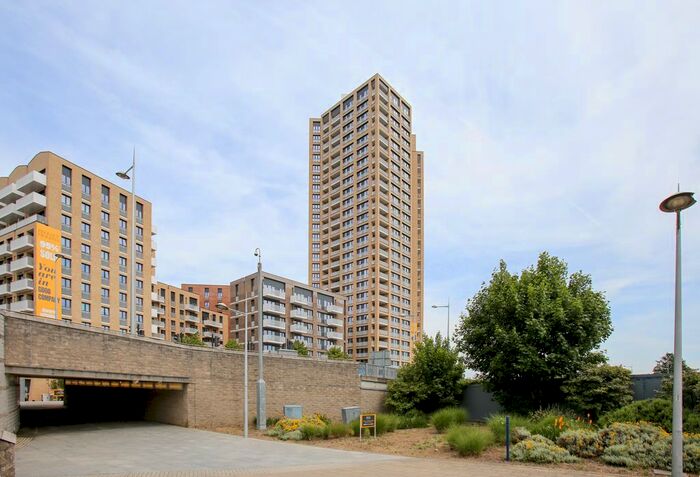 1 Bedroom Flat To Rent In Lakeside Drive, Park Royal, NW10