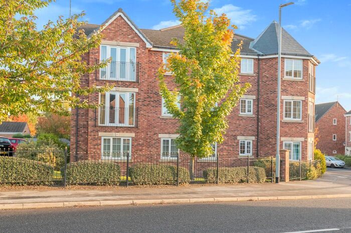 2 Bedroom Flat To Rent In New Forest Way, Leeds, West Yorkshire, LS10