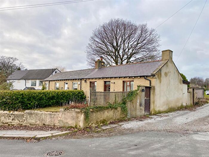 1 Bedroom Bungalow For Sale In Rookes Lane Top, Halifax, HX3