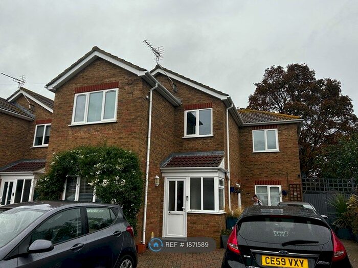 2 Bedroom Flat To Rent In Garlinge, Margate, CT9