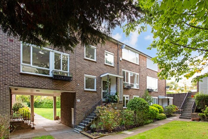 3 Bedroom Maisonette To Rent In Pond Mead Village Way, SE21