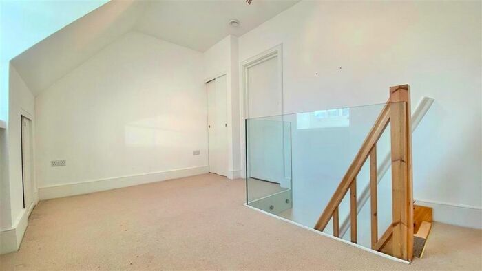 Studio To Rent In Rosecroft Avenue, Hampstead, London, NW3