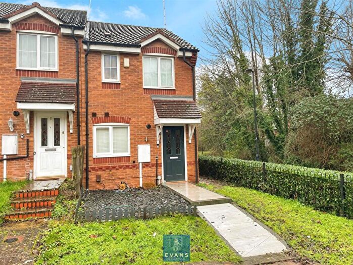 2 Bedroom End Of Terrace House For Sale In Knotting Way, Coventry, CV3