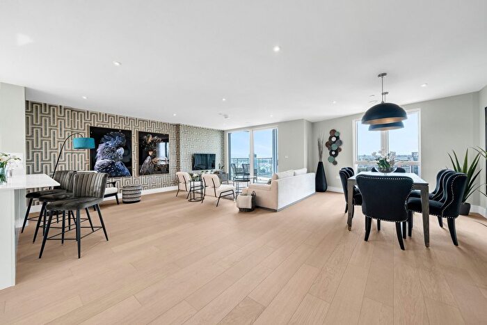 3 Bedroom Flat For Sale In Penthouse C Vision Point, Battersea, SW11