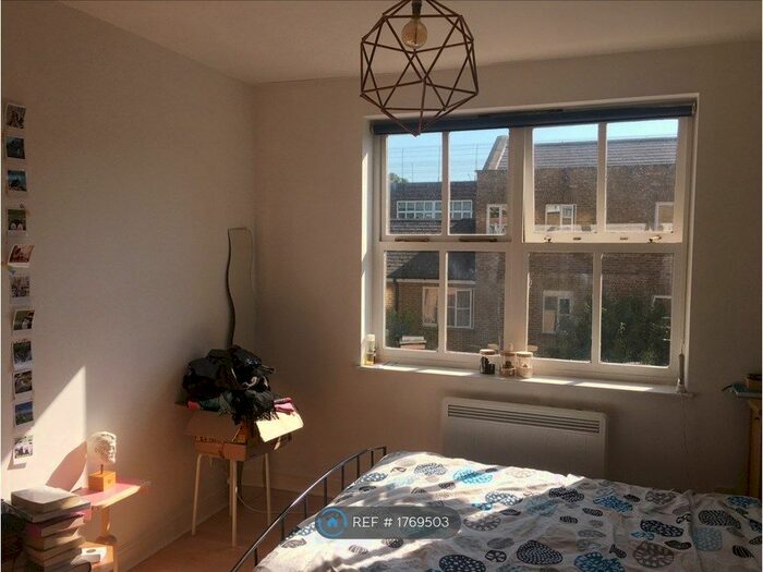 1 Bedroom Flat To Rent In St. Stephens Road, London, E3