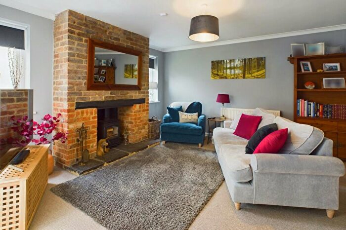 3 Bedroom Semi-Detached House For Sale In Church Road, Easton-in-Gordano, Bristol, BS20