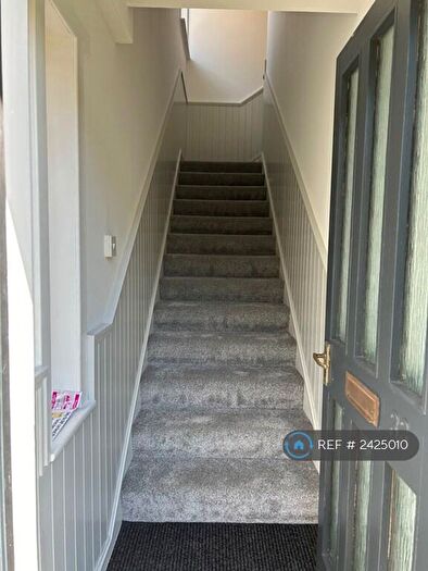 3 Bedroom Flat To Rent In Craigievar Crescent, Aberdeen, AB10