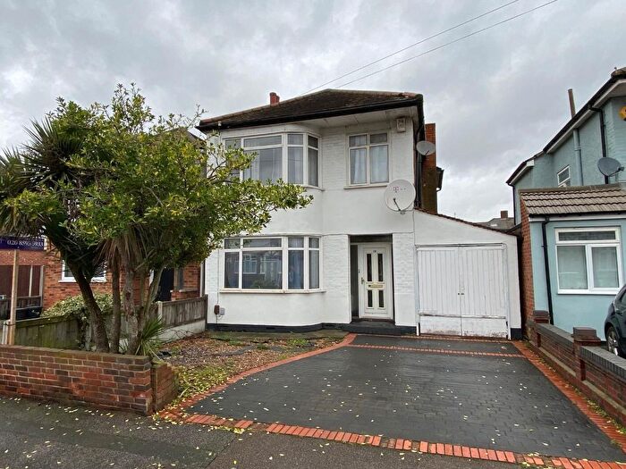 3 Bedroom Semi-Detached House To Rent In Ainsley Avenue, Romford, RM7