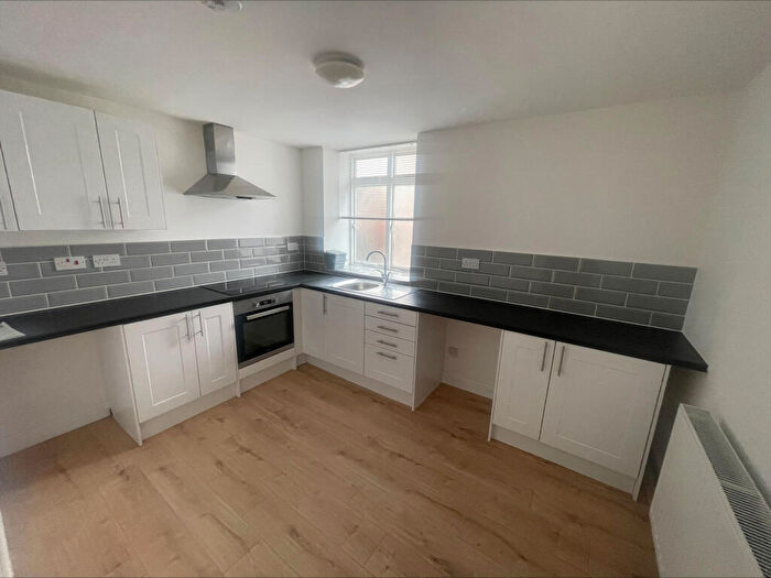 2 Bedroom Flat To Rent In Ffordd Penrhyn, Colwyyn Bay, LL29