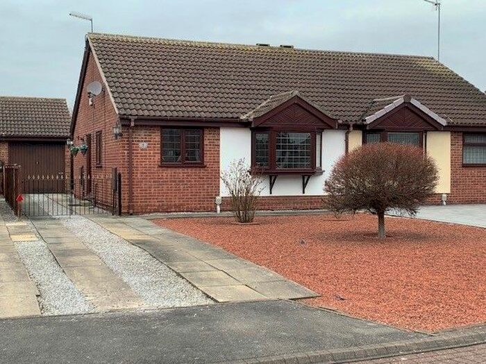 2 Bedroom Bungalow To Rent In Willerby Carr Close, Hull, HU5