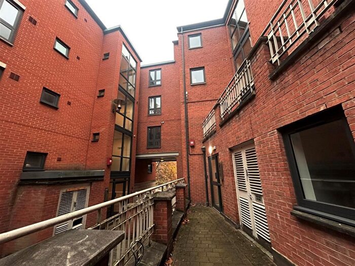 2 Bedroom Flat To Rent In Chardlace Walk, Nottingham, NG1