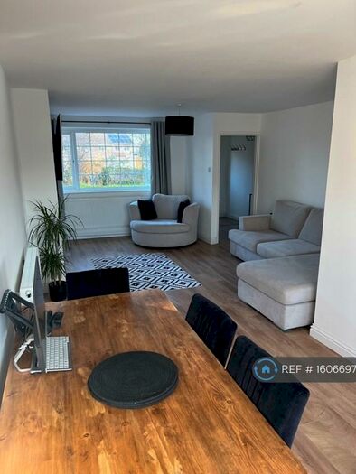 3 Bedroom Terraced House To Rent In Swallow Drive, Bristol, BS34