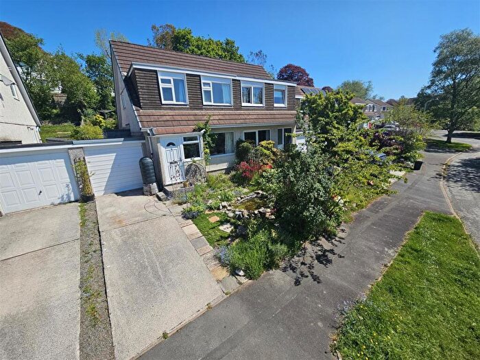 3 Bedroom Semi-Detached House For Sale In Chestnut Close, Tavistock, PL19