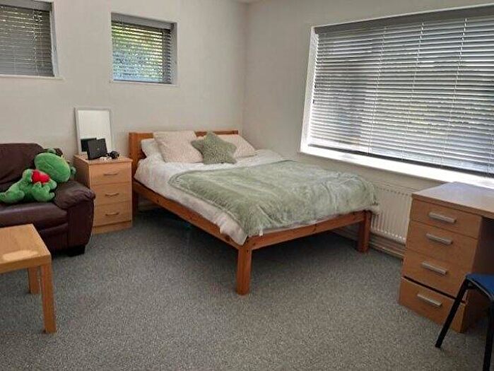 3 Bedroom Flat To Rent In Beaconsfield Road, CT2