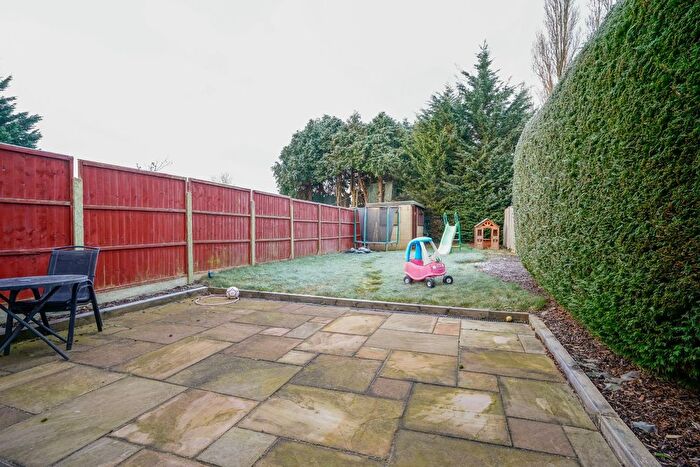 3 Bedroom Terraced House For Sale In Whitwell Road, Watford, Hertfordshire, WD25