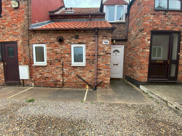 1 Bedroom Flat To Rent In Flatgate, Howden, Goole, DN14