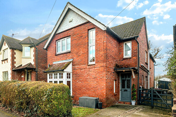 3 Bedroom House For Sale In New Road, Haslemere, GU27