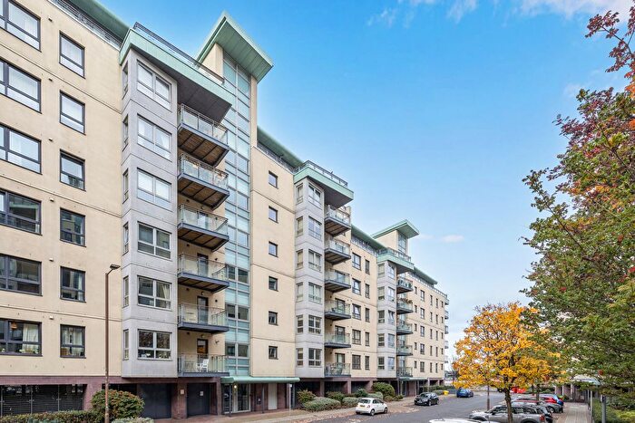 2 Bedroom Flat For Sale In / Portland Gardens, Edinburgh, EH6