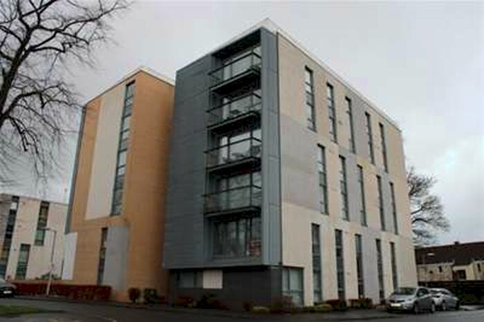 2 Bedroom Flat To Rent In Brabloch Park, Paisley, PA3