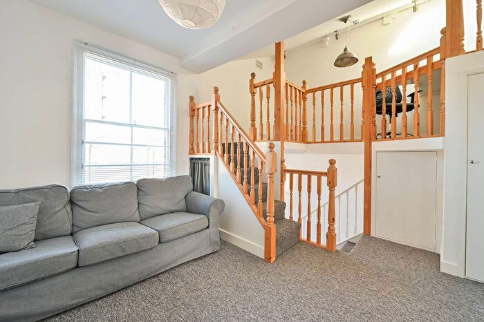 4 Bedroom Flat To Rent In Princess Street, Elephant And Castle, London, SE1