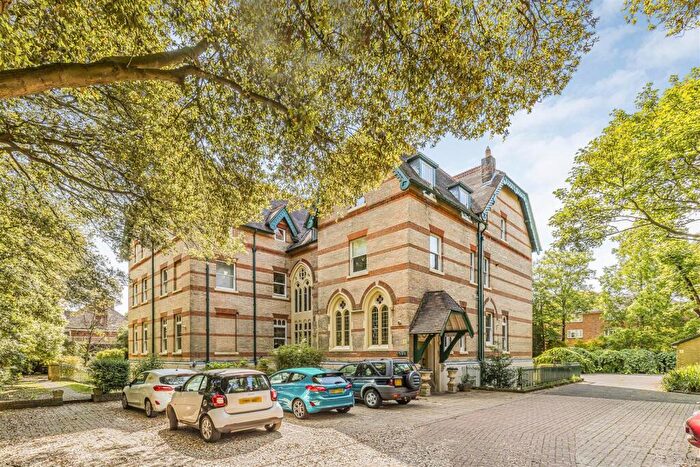 2 Bedroom Flat For Sale In Gervis Road, Bournemouth, BH1