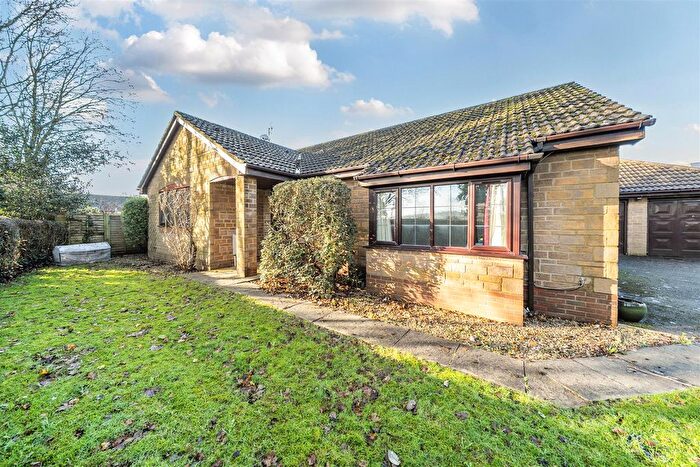 3 Bedroom Detached Bungalow For Sale In Packers Way, Misterton, TA18