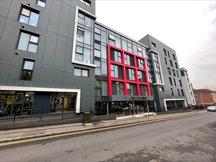 Studio To Rent In Dumfries Street, Luton, Bedfordshire, LU1