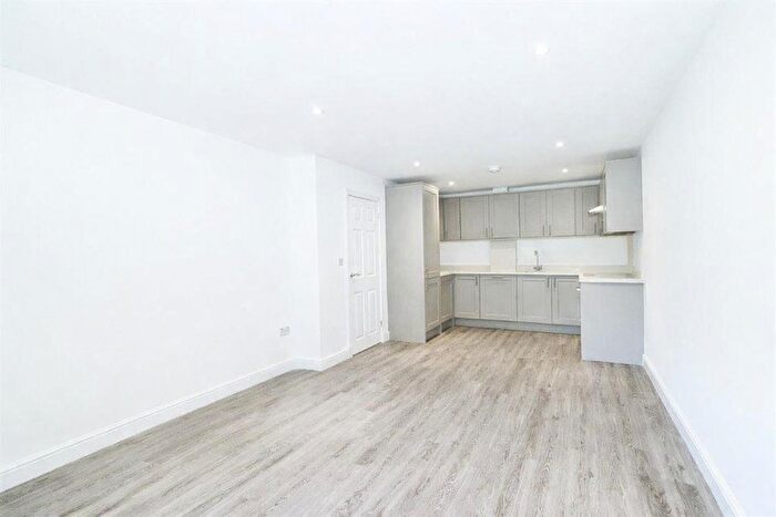 1 Bedroom Flat To Rent In Phillimore Place, Radlett, WD7