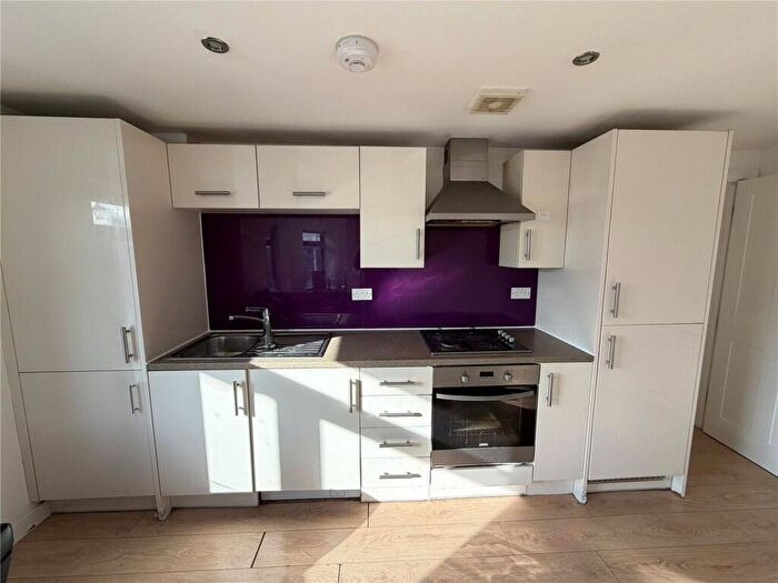 3 Bedroom Apartment To Rent In George Lane, South Woodford, London, E18