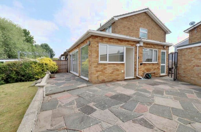 4 Bedroom Semi-Detached House To Rent In Palmerston Road, Rainham, RM13