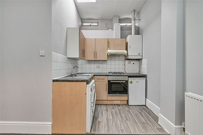 1 Bedroom Flat To Rent In Camberwell Road, London, SE5